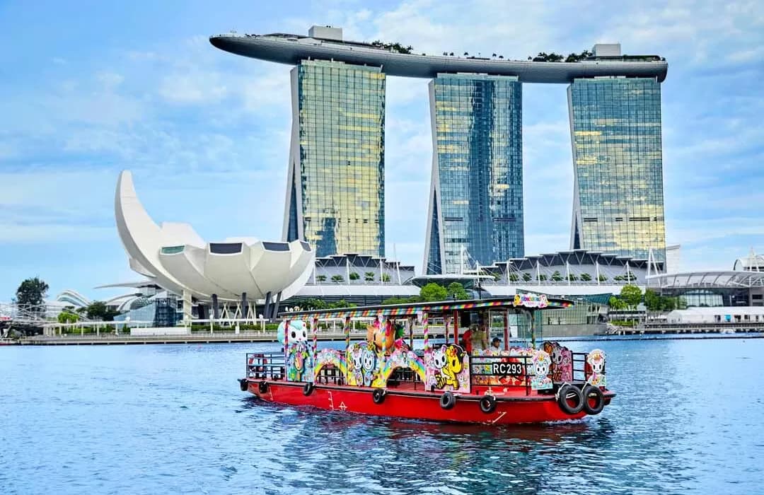 Bumboat Down the Singapore River